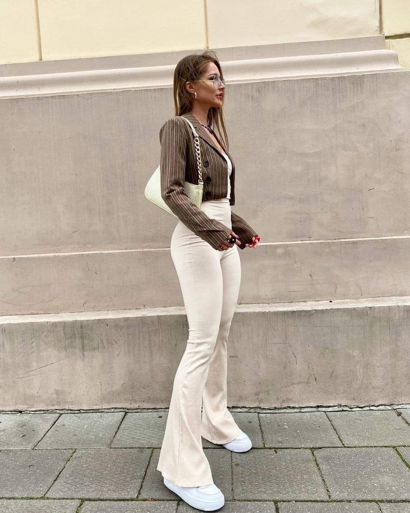 leggings acampanados en tendencia