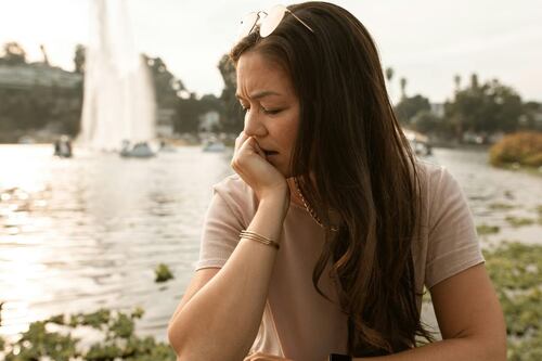 ¿De qué se arrepienten más la mujeres al final de sus vidas? Psiquiatra de Harvard lo descubre