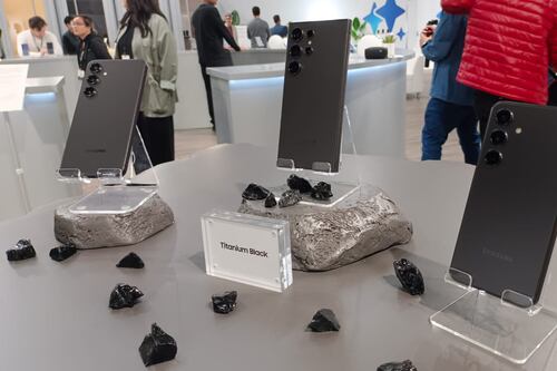 La serie Galaxy S24 te permite traducir llamadas en tiempo real gracias a su inteligencia artificial