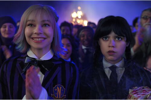 “Caricia de la traición” El momento incómodo entre Jenna Ortega y su coprotagonista que se hizo viral