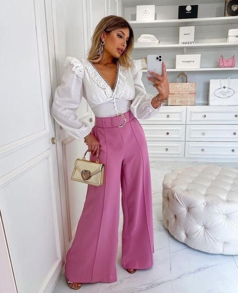 Los pantalones palazzo vuelven a ser tendencia.