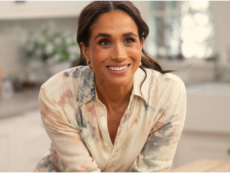 “¿Por qué nunca la peina?” Meghan Markle posa con su hija Lilibet pero un detalle incomoda a seguidores