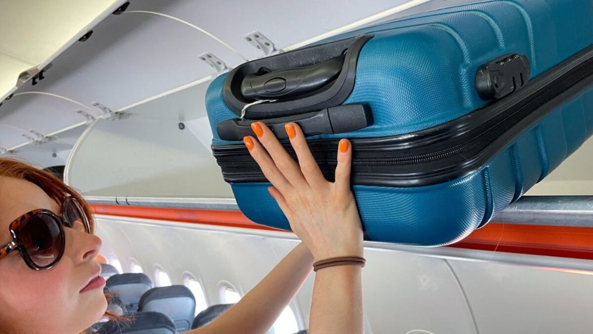 ¿Adiós equipaje de mano? Estas son las nuevas normas de American Airlines para viajar en avión en 2025