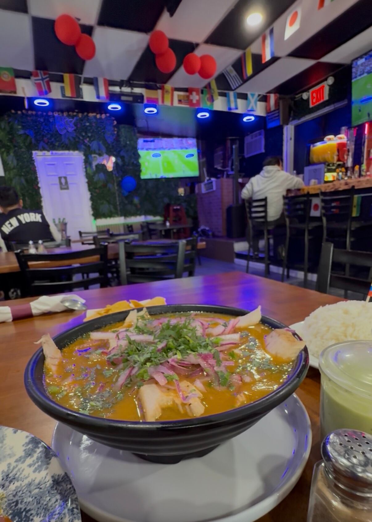 El famoso encebollado de Queens, una delicia que abraza a los ecuatorianos 