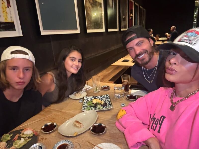 Galilea Montijo presume noche de sushi con su hijo, Isaac Moreno y Tania Nicole Chávez