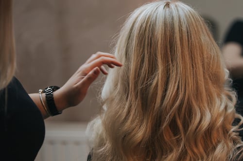 ¡Herederas del balayage! Las mechas ‘shatush’ serán furor: así se llevan en cabello corto para un cambio moderno y elegante