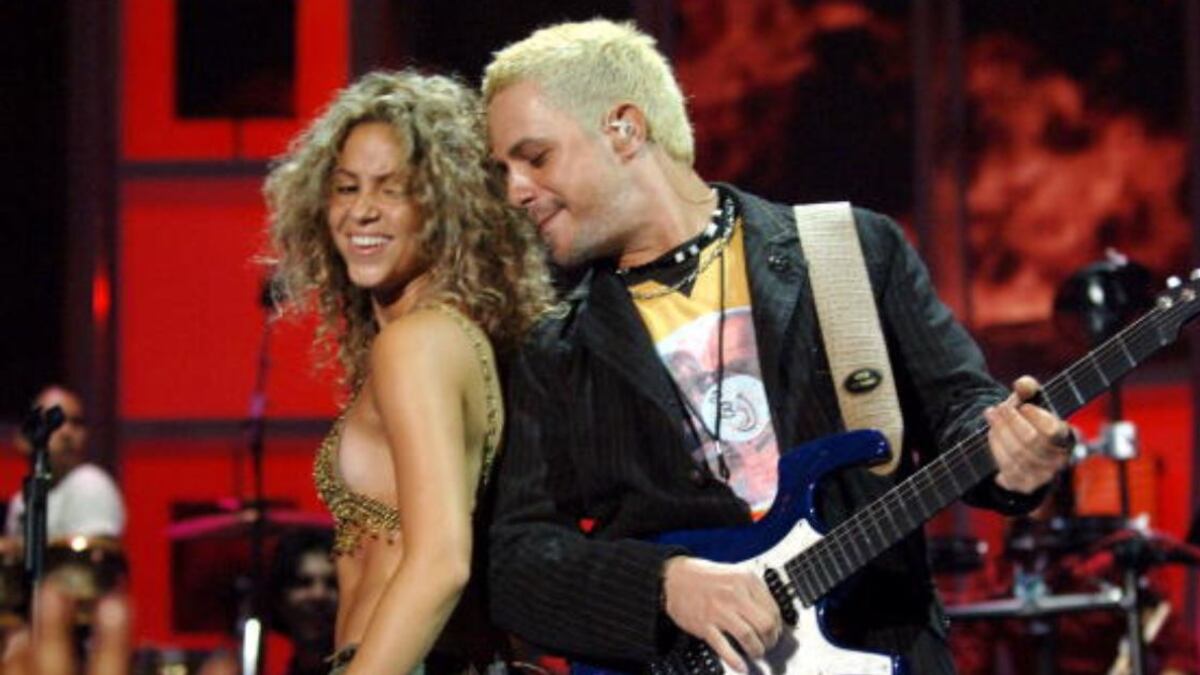 ¿Alejando Sanz cenó con Shakira? Así le coqueteaba él al inicio y por eso piden que se “casen”