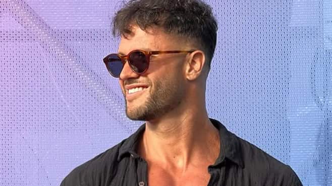 Fabio Agostini desafía a los críticos con una foto en la bañera: “¿Dónde están mis haters?”