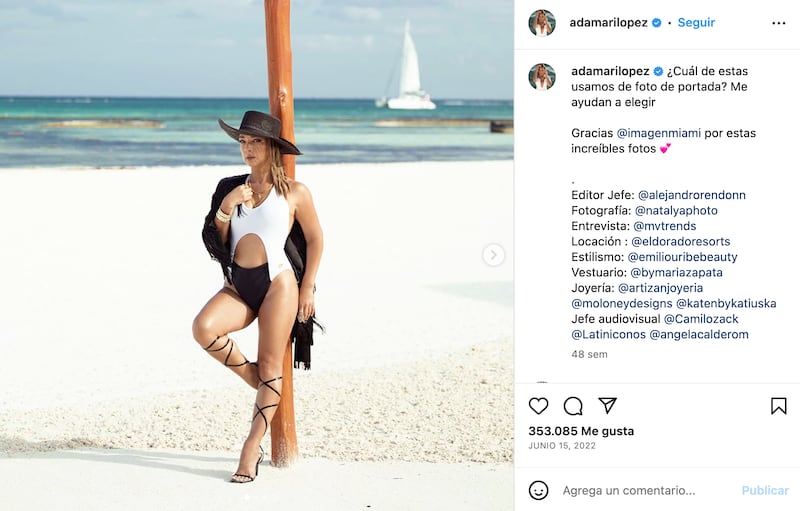 Adamari López en traje de baño.