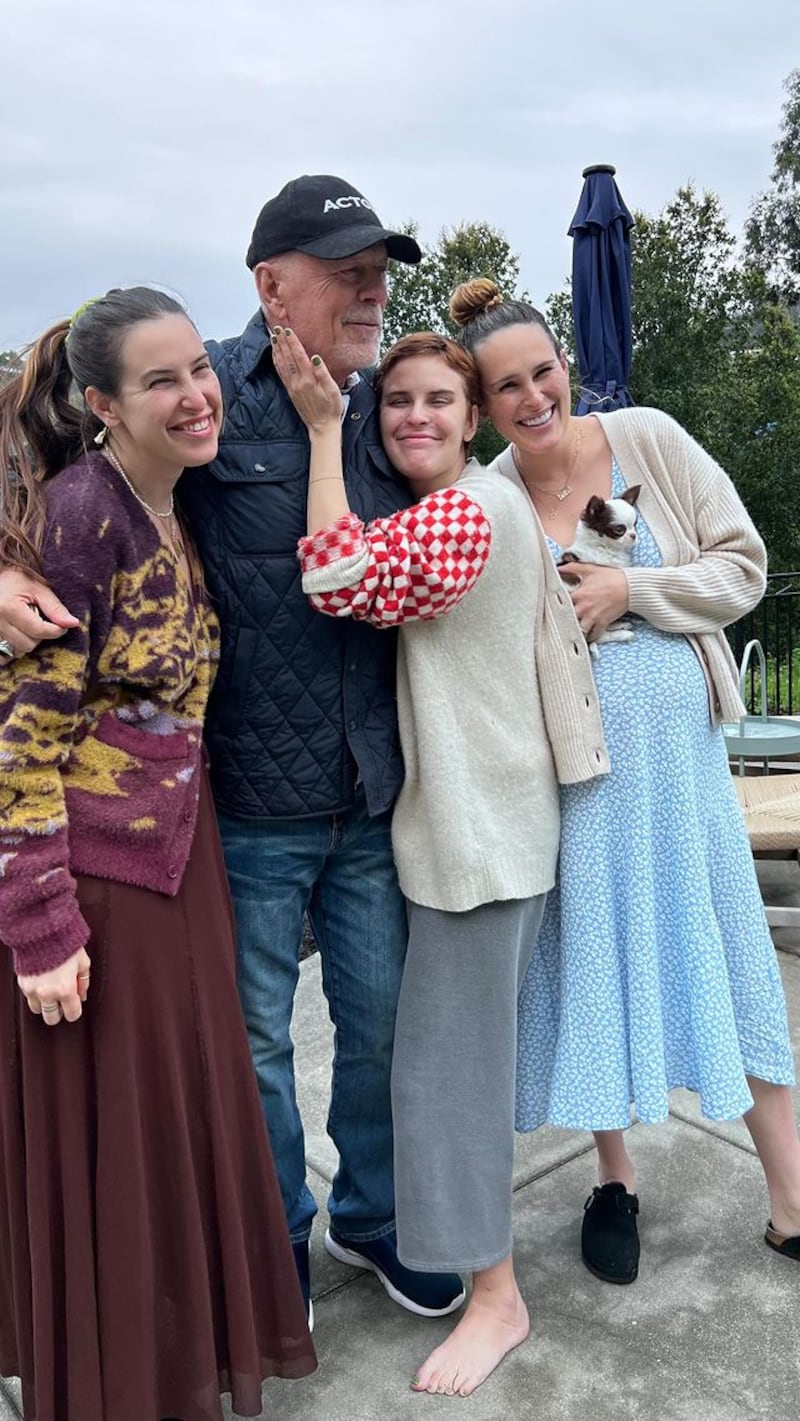 Bruce Willis y su familia / instagram @demimoore