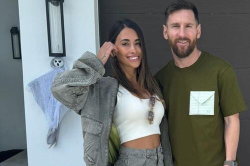 “Los maniquíes tienen más presencia”: Antonela Roccuzzo posa junto a Messi y su foto recibe crueles críticas