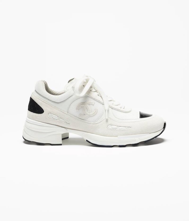Los tenis de tacón serán tendencia esta temporada
