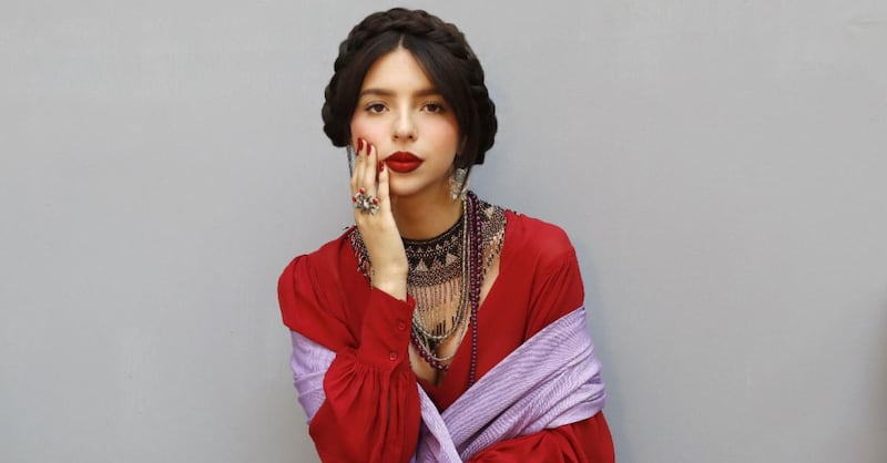 El look de Ángela Aguilar causó sorpresa entre los fans.