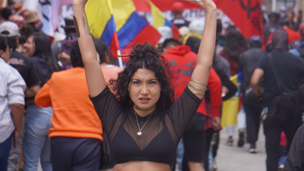 Shalom Mendieta convierte las calles de Quito en un escenario de memoria y resistencia con “No Tengo Miedo”