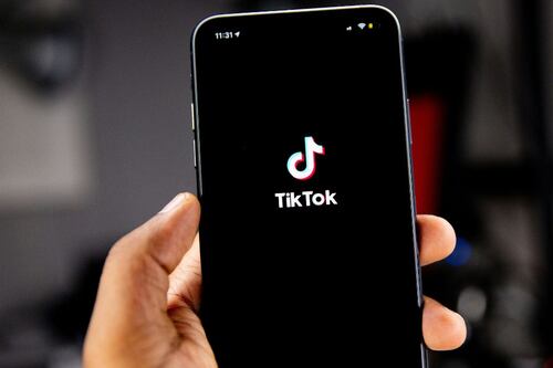 ¿Qué significa “trismo” en TikTok? La canción detrás de la extraña tendencia del maquillaje