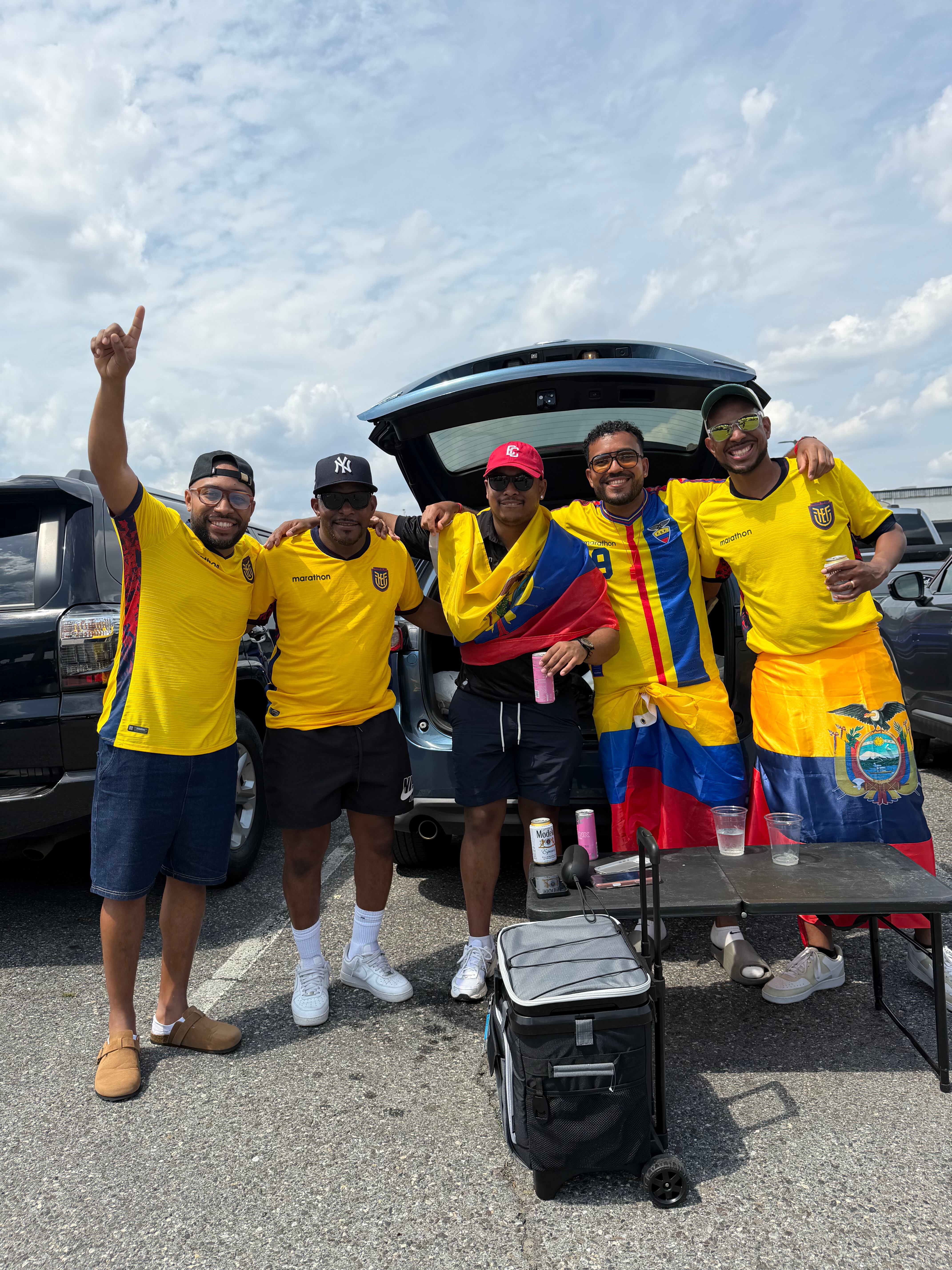 Ecuador no solo es local en el estadio de Filadelfia, toda la ciudad se viste de amarillo, azul y rojo