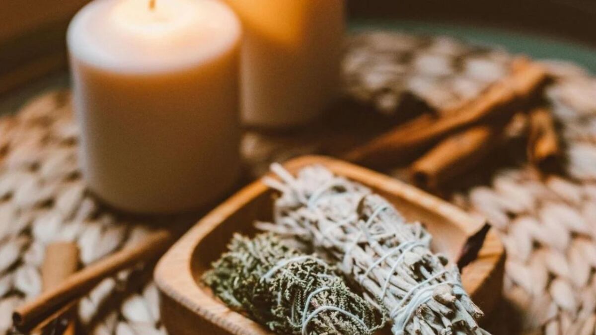 Elimina las malas vibras en diciembre: los rituales de Feng Shui para que el dinero se multiplique