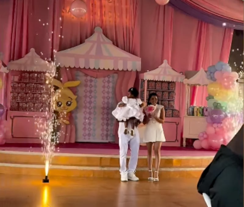 Moisés Caicedo celebra el primer cumpleaños de su hija Zoe