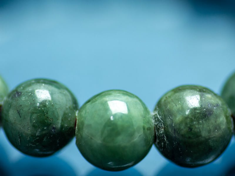 Los brazaletes de jade serán tendencia este año: este es el profundo significado que esconden