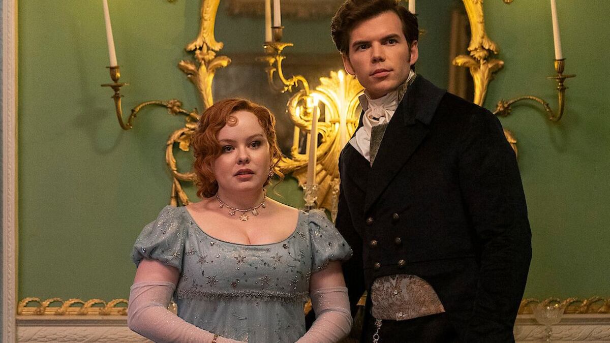 Nicola Coughlan y Luke Newton en la tercera temporada de 'Bridgerton'