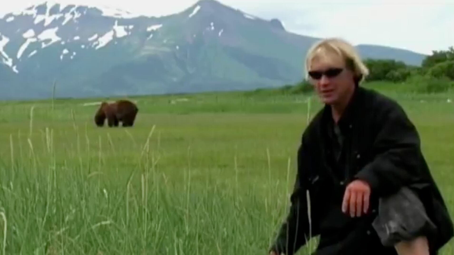 pareja es atacada por un oso y el audio del hecho quedó registrado - Fuente: Documental Grizzly Man