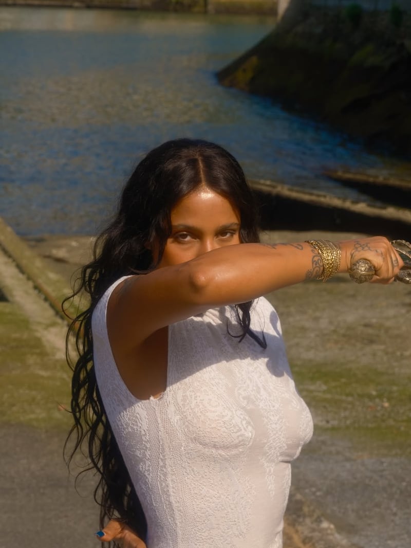 Polémica de Tokischa por grabación en iglesia española