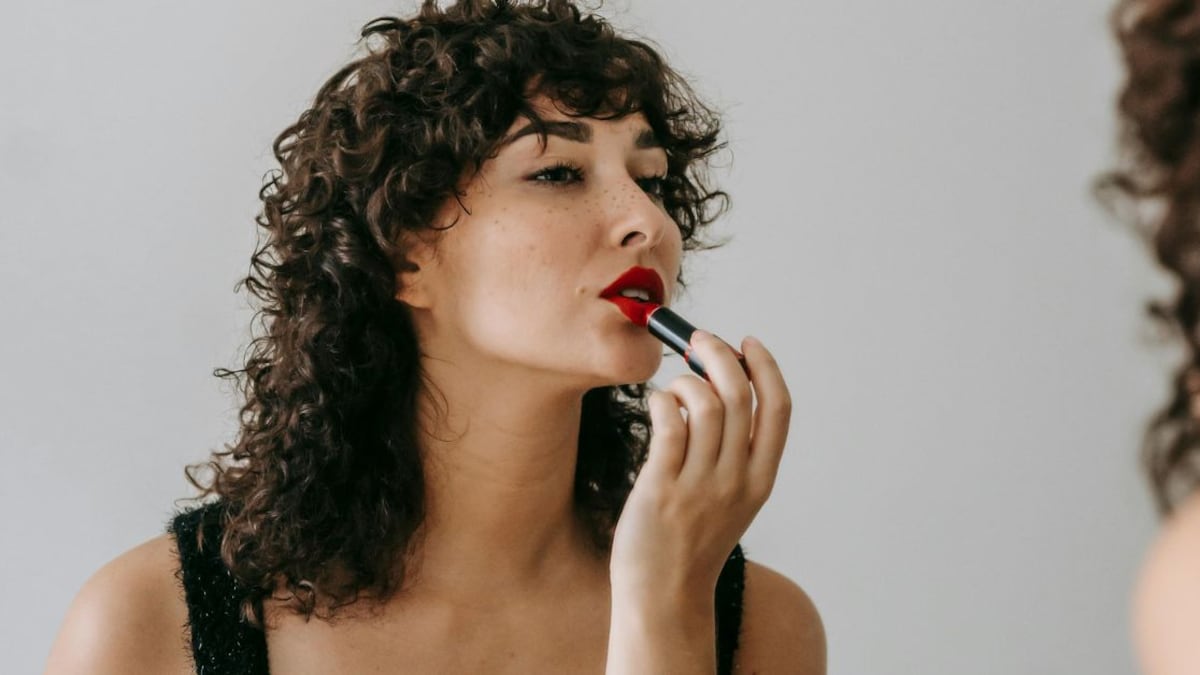 El truco para volver un labial normal en indeleble es sumamente fácil