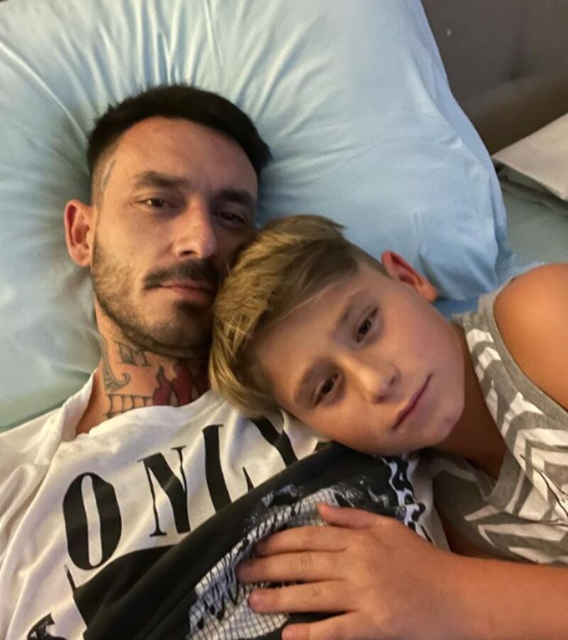 Mauricio Pinilla, junto a su hijo del mismo nombre