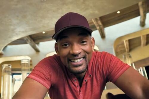 ¿La está cortejando? Will Smith envía hermoso ramo de rosas a famosa mexicana y las redes reaccionan