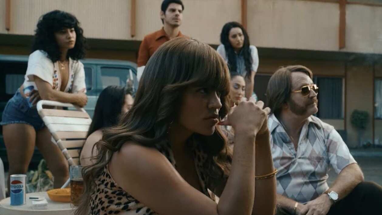 Netflix ha liberado un nuevo adelanto de la serie 'Griselda' protagonizada por Sofía Vergara y en la que Karol G deslumbra.