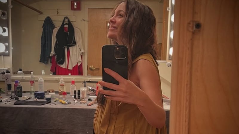 Natalia Lafourcade anuncia la llegada de su primer hijo