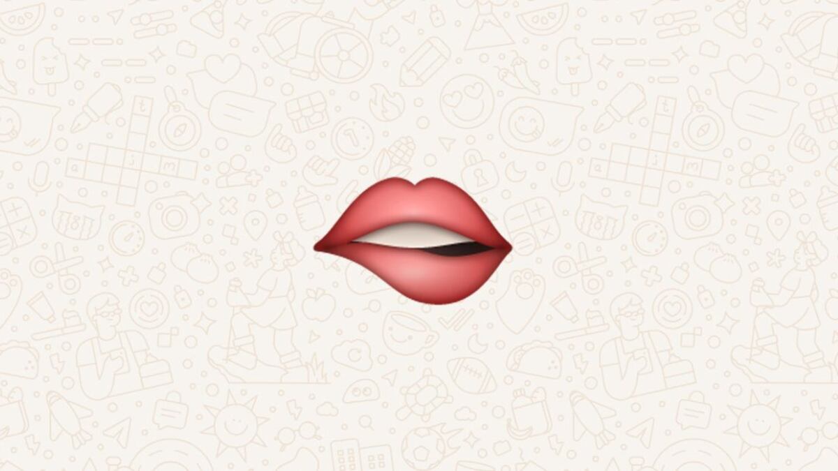 "Labios mordidos" es uno de los emojis populares en WhatsApp