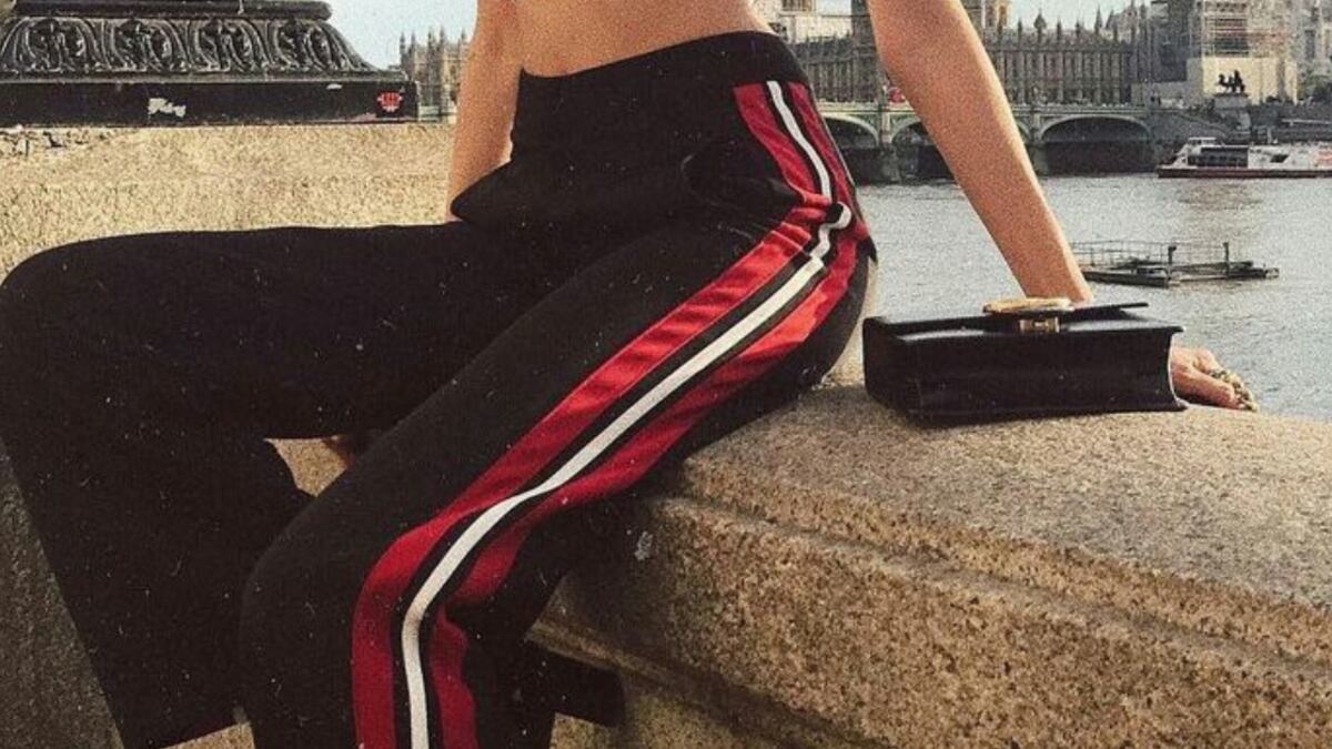 Blake Lively triunfó con el look más cómodo y chic durante su paso por el Super Bowl 2024.