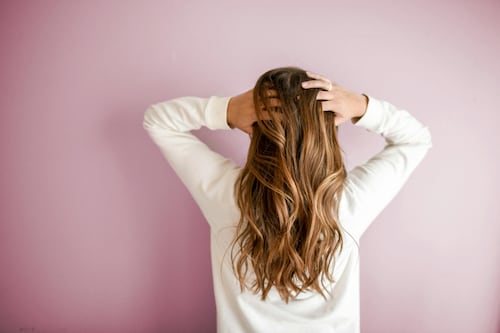 Plantas que fortalecen el cabello: el poder natural para frenar la caída y renovar la confianza