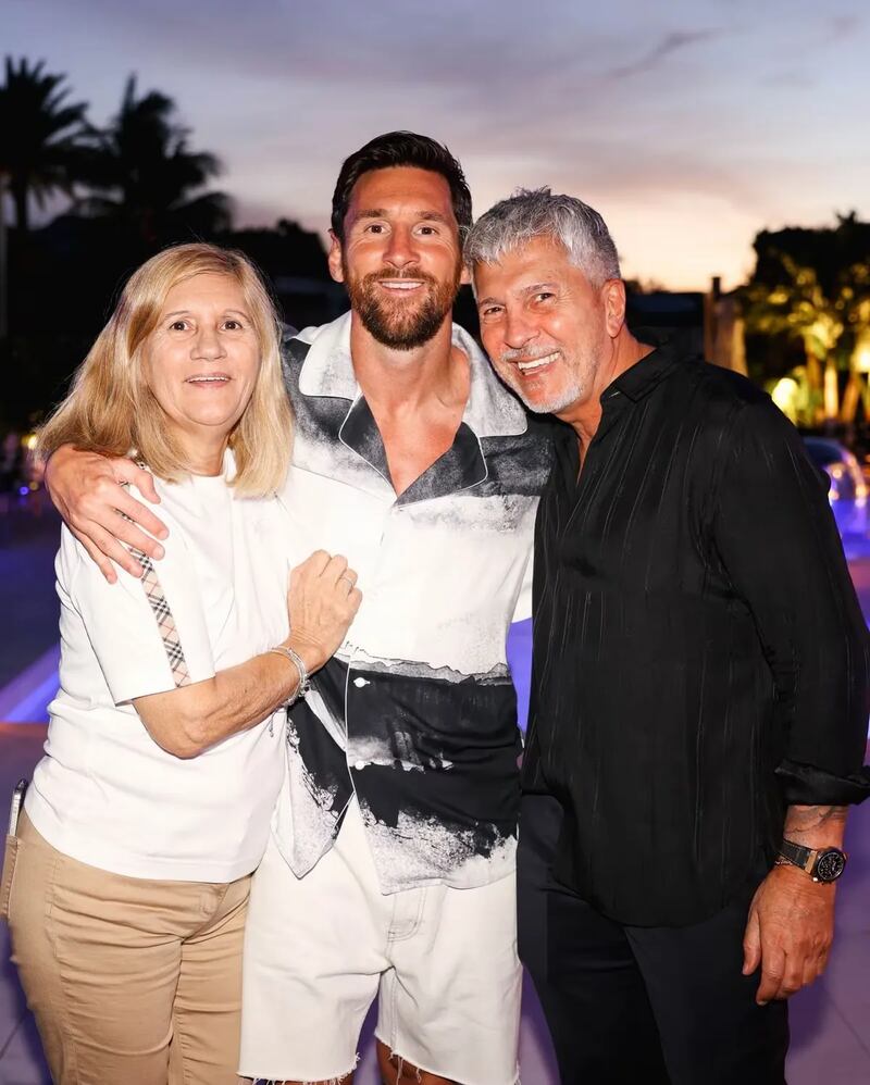 "Un hombre orgulloso": así fue la última aparición del padre de Messi antes de preocupar por su salud