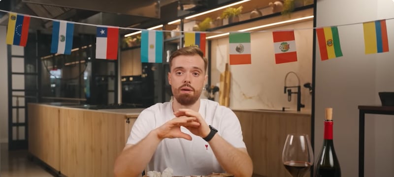 Ibai Llanos en su nuevo video de gastronomía