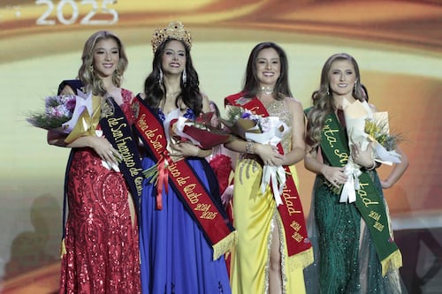 Reina de Quito 2025 vs Guayaquil, Cuenca y Miss Universo: tradición, aire festivo y compromiso social en una sola corona