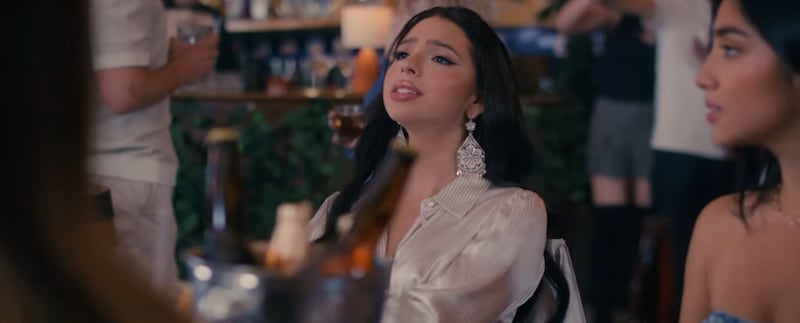 Ángela Aguilar estrena 'Nadie se va como llegó'