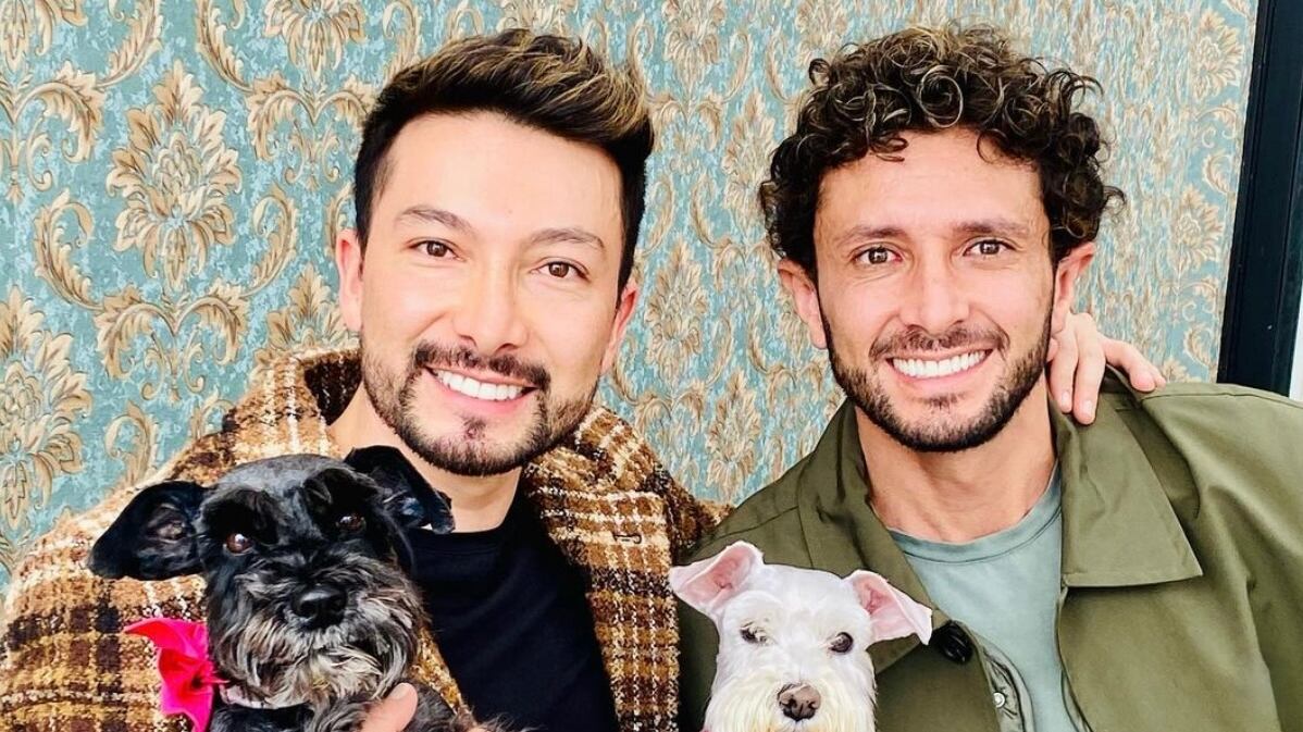 Diego y Andrés, con su familia diversa