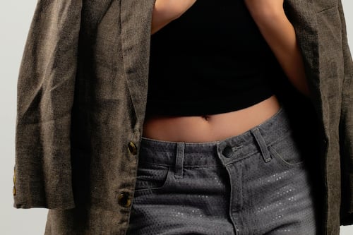 Jeans culotte y blazer: la combinación que grita elegancia y comodidad así se lleva