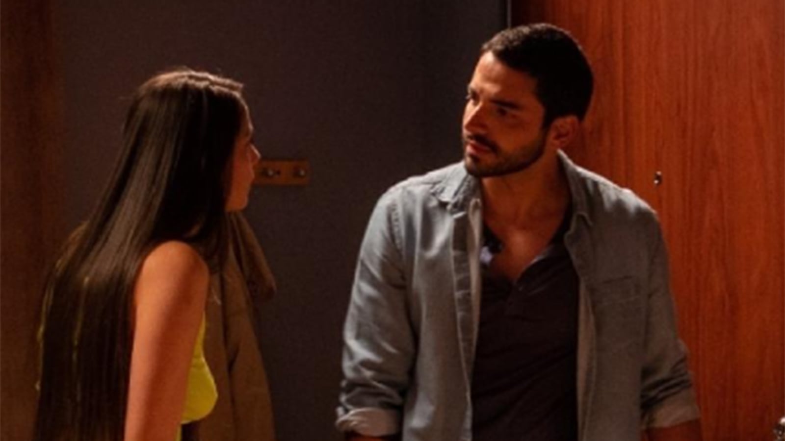 “Cuanta violencia visual”: fans de ‘Ana de Nadie’ indignados con foto de Joaquín y la mona desnudos.