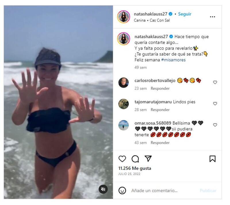 Natasha Klauss tiene una de las colecciones de bikinis más chic