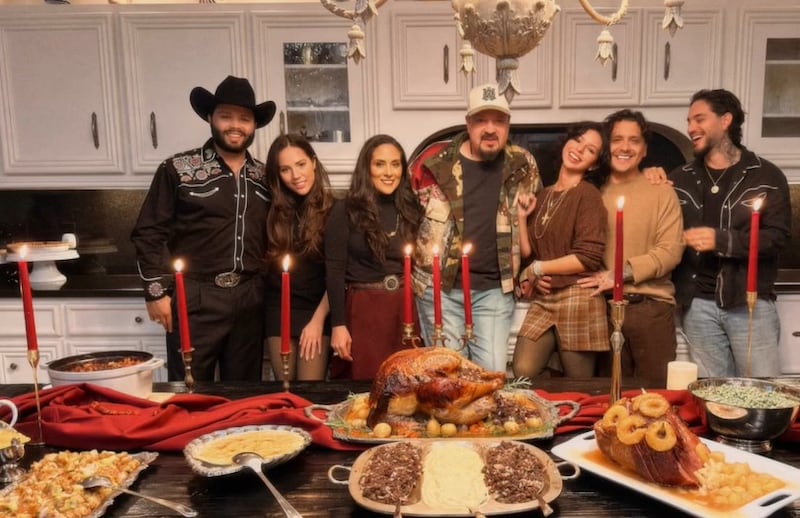 Día de Acción de Gracias de los Aguilar