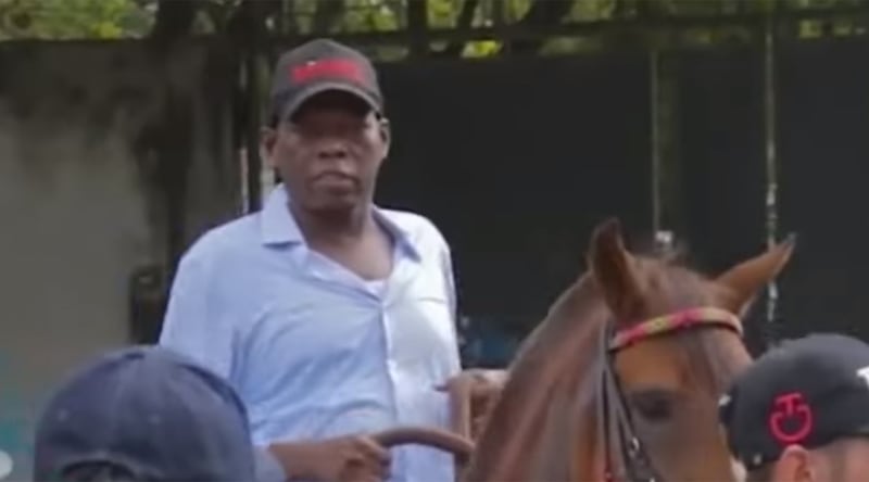 “Cretino e inmoral”: atacan en redes a el ‘Tino’ Asprilla por maltrato animal.