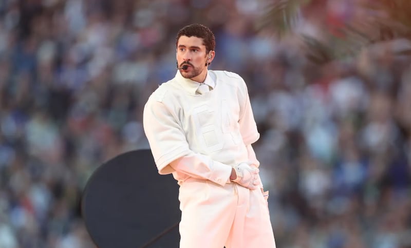 Influencer pierde miles de seguidores tras ignorar el show de Bad Bunny en el Super Bowl