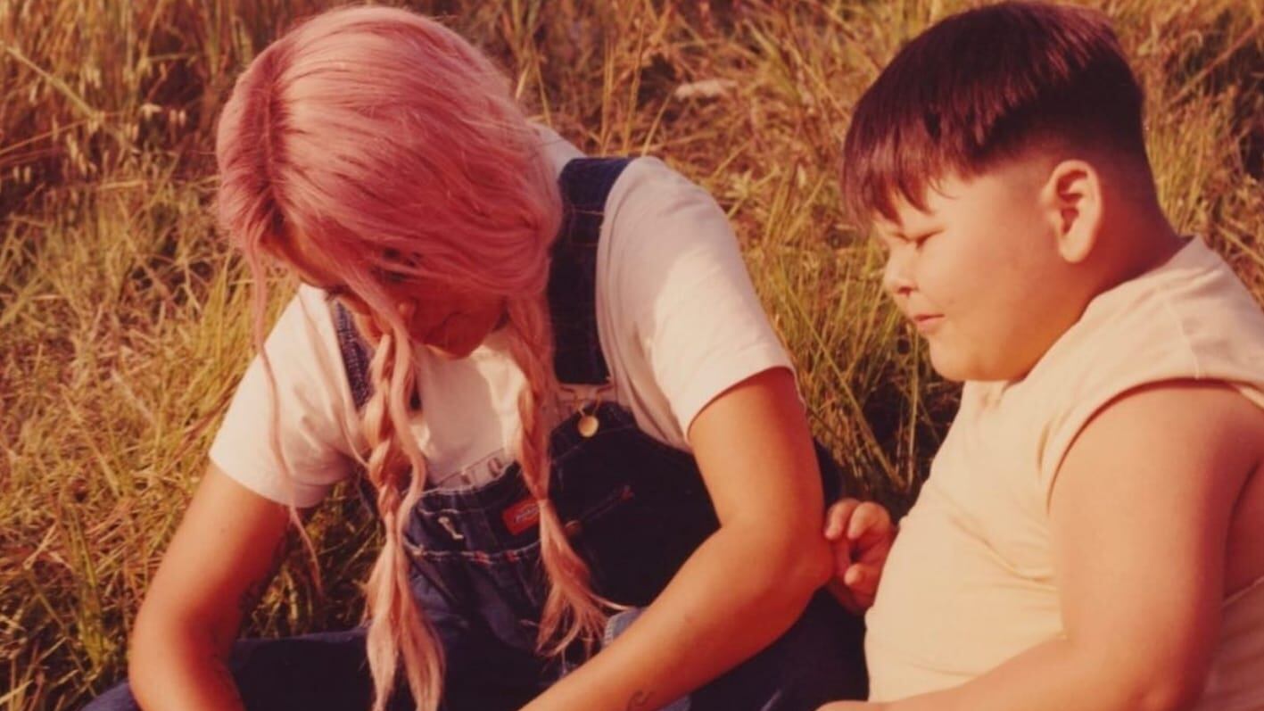 Iker, el niño que acompañó a Karol G en el anuncio de su gira, contó cómo fue el trato de la colombiana