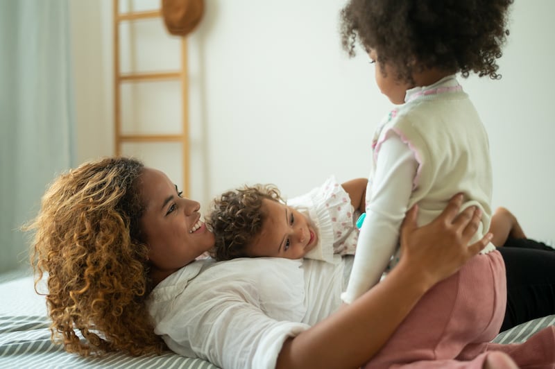 Maternidad sin filtros: por qué ser perfecta no te hace mejor mamá