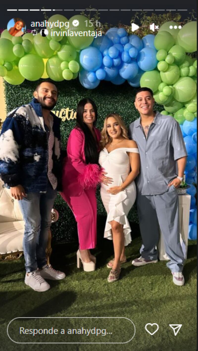 Daisy Anahy  y Eduin Caz en el babyshower