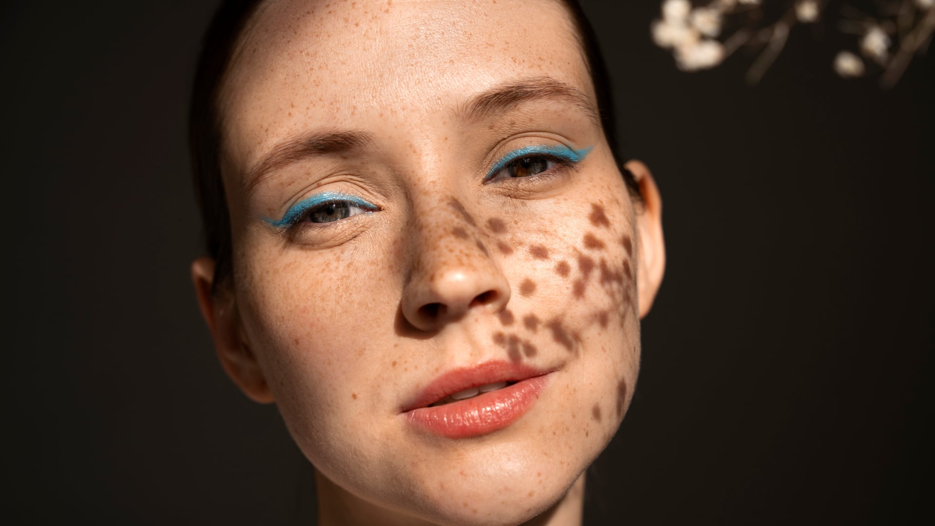 Maquillaje terapéutico, una herramienta para reconstruir o reforzar el autoestima de pacientes.