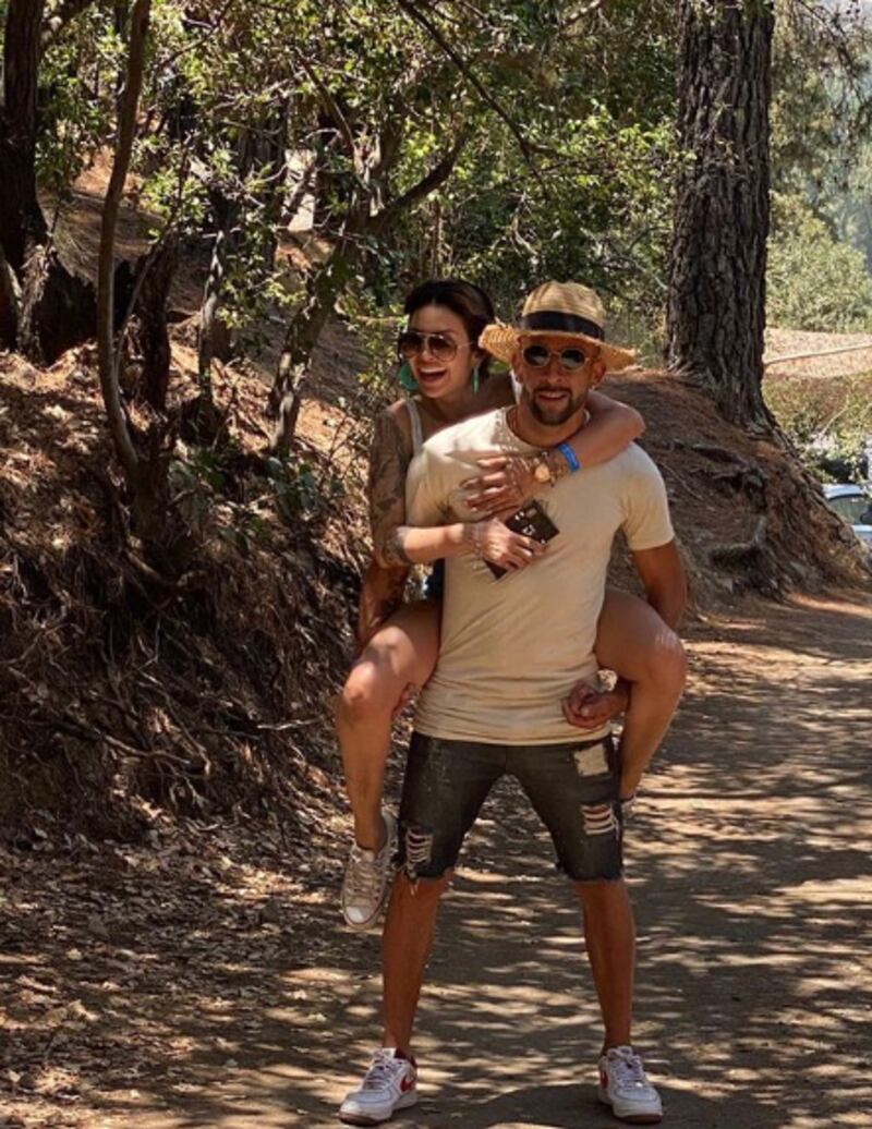 Mauricio Isla junto a Thati Lira